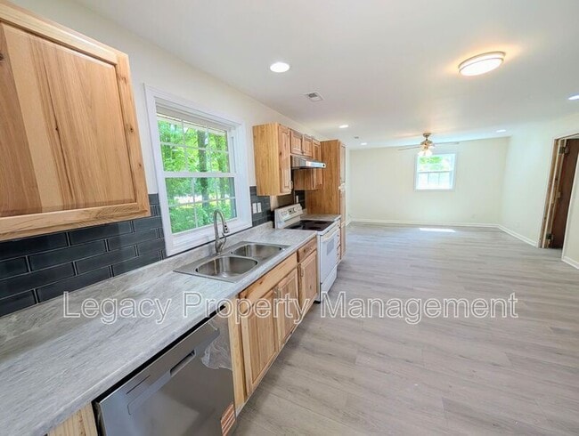 Photo - 4421 Kernersville Rd