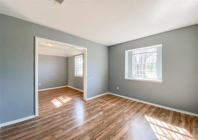 Photo - 12911 Scott St