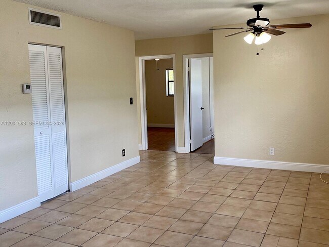 Photo - 4061 N Dixie Hwy Unit 28