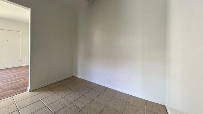 Photo - Price Reduced- Spacious 2 Bedroom, 1 Bathr...