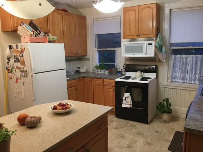 Building Photo - 8 Amory St Unit #3