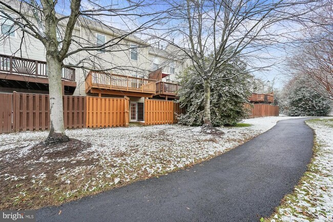 Photo - 45590 Whitcomb Square