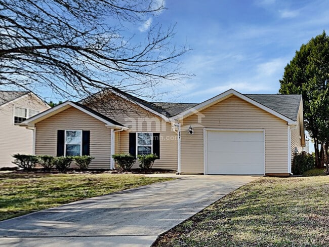 Building Photo - 430 Old Wood Ln