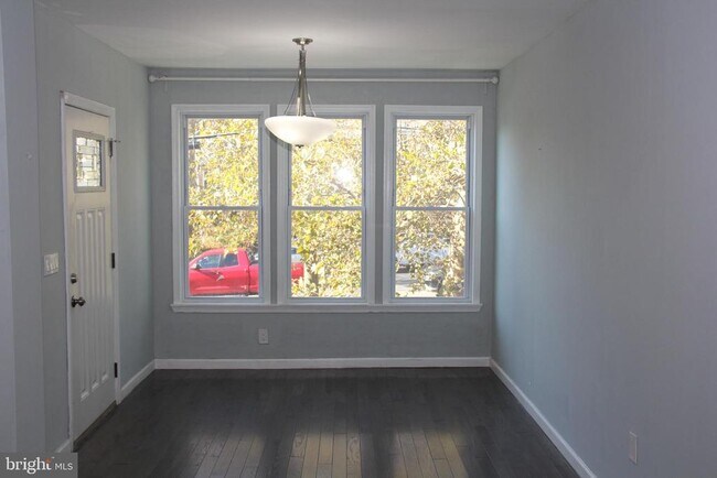 Photo - 5063 Whitaker Ave