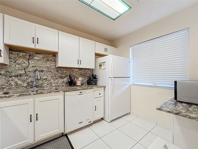 Photo - 4545 Luxemburg Ct Unit 103