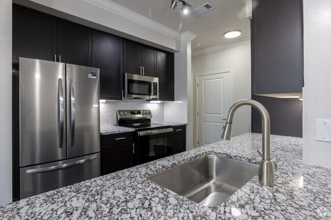 2B, 2BA - 1,104SF - Kitchen