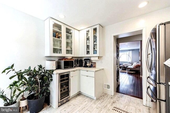 Photo - 1732 Manton St