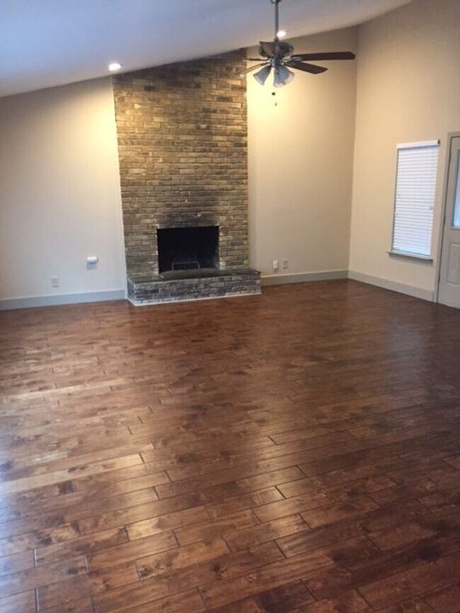 8021 Bobwhite Dr
