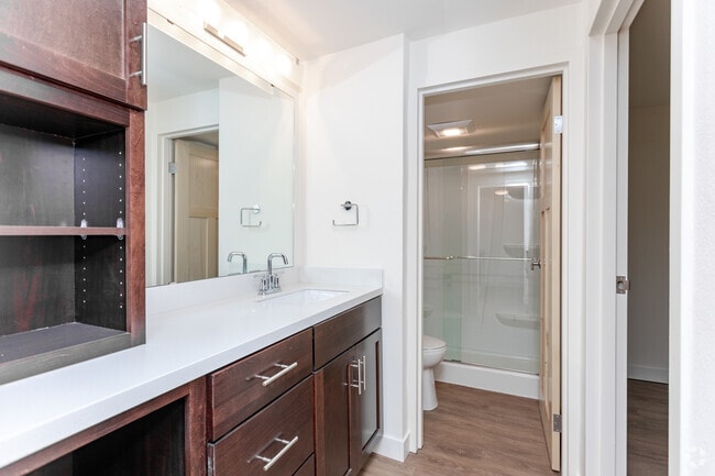 1BR, 1BA - 2-6G