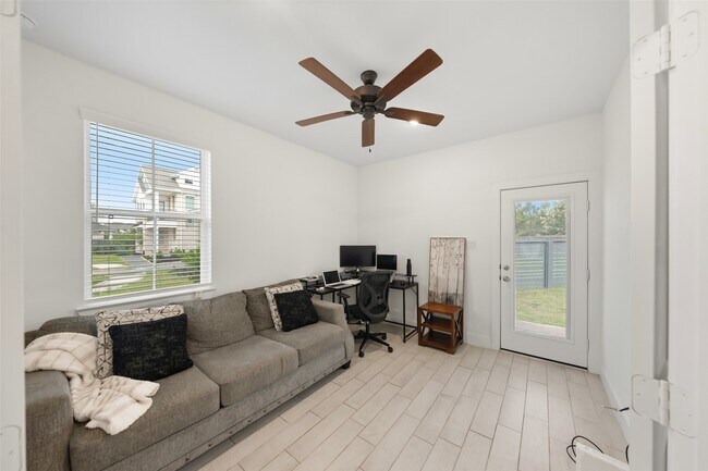 Photo - 18814 River Overlook Ct