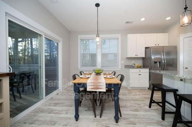 Photo - 225 Whirlaway Dr