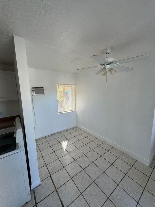 Photo - 920 N Haverhill Rd