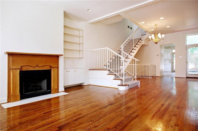Photo - 326 Hailman St
