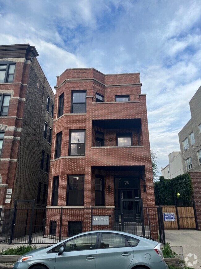 Building Photo - 1215 N Wolcott Ave Unit 1F Rental