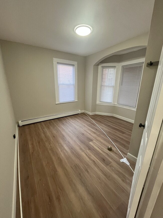 Building Photo - 21 Elliott St Unit 2 Rental