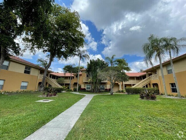 Building Photo - 4783 Via Palm Lakes Unit 104 Rental