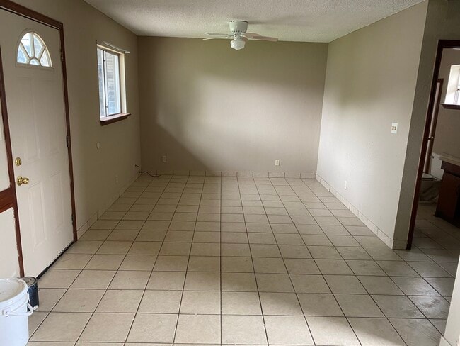 Photo - 985 N Iowa Ave