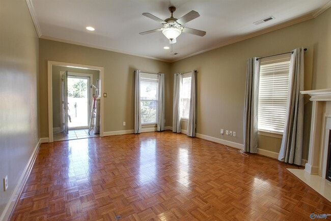 Photo - 976 Tracey Ln