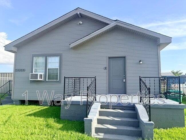 Building Photo - 7409 4th St Unit B