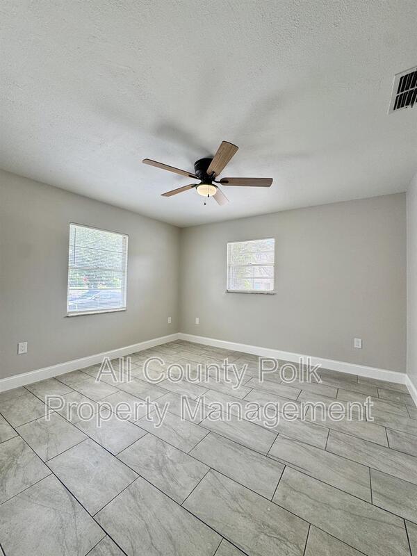 Photo - 1138 Sycamore St