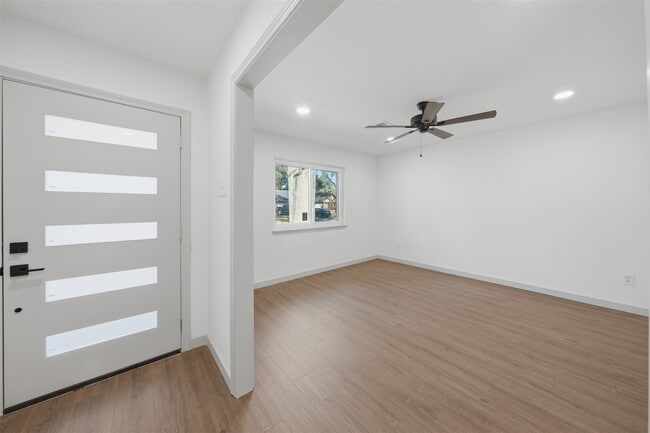 Photo - 5002 Cedar Creek Dr