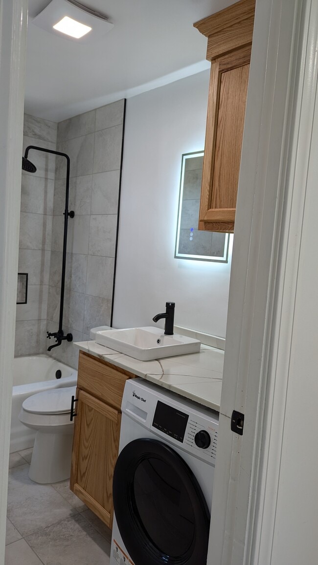 Bathroom - 48 Knox Ave Unit 2