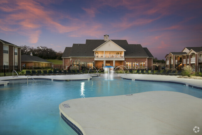 Building Photo - The Greens at Lake Overholser Rental