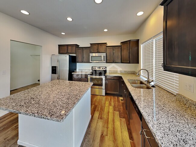 Photo - 5546 Malta St