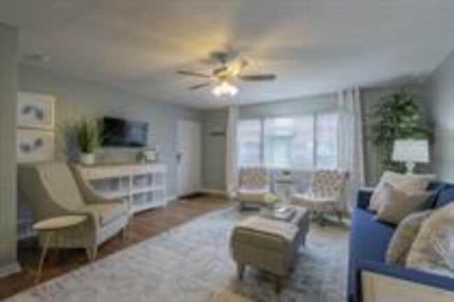 Photo - 4104 Clark Ave