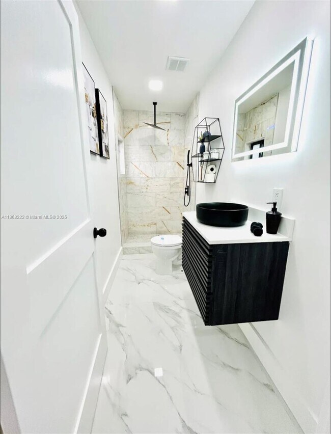 Photo - 2723 SW 13th St Unidad A