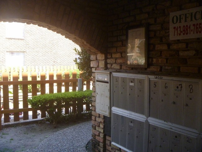 Photo - Shannon Hall Apartments