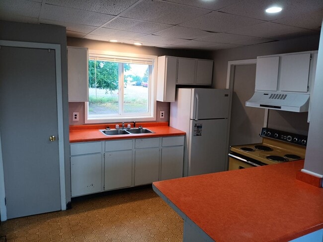 Building Photo - 211 Unit Apt #3