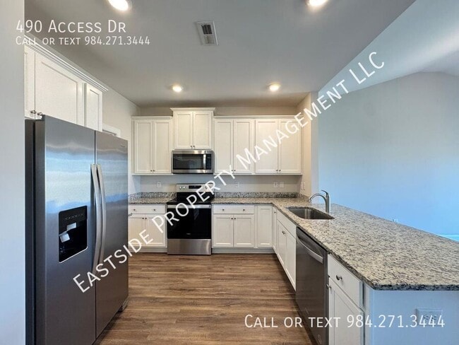 Photo - 490 Access Dr