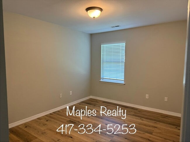 Photo - 141 Scotch Pine Ct