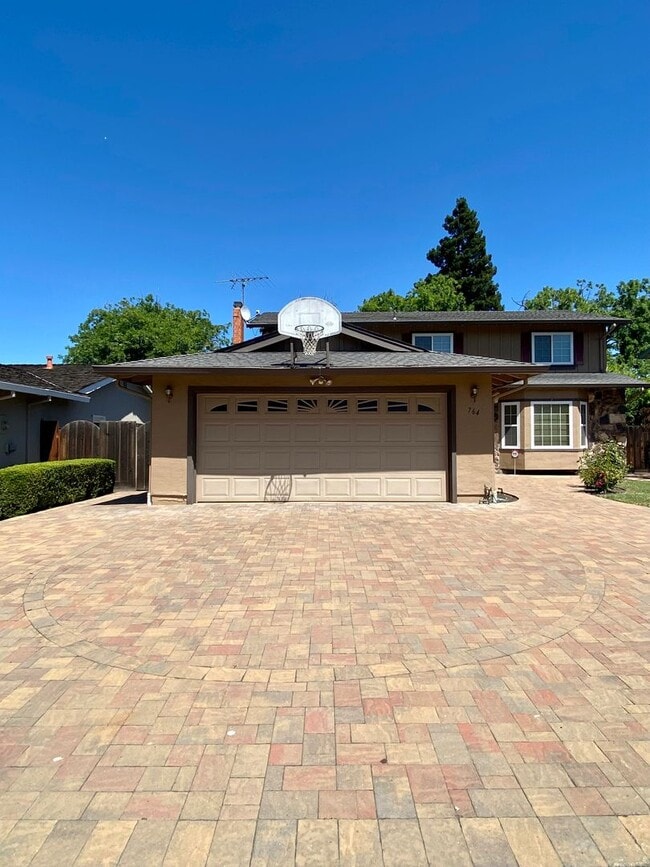 Photo - Large updated home located 3.9 Miles from Apple Headquarters, 8.6 miles form Googleplex
