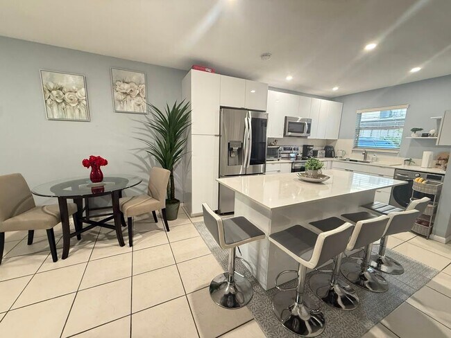 6800 W 16th Dr Unit 101