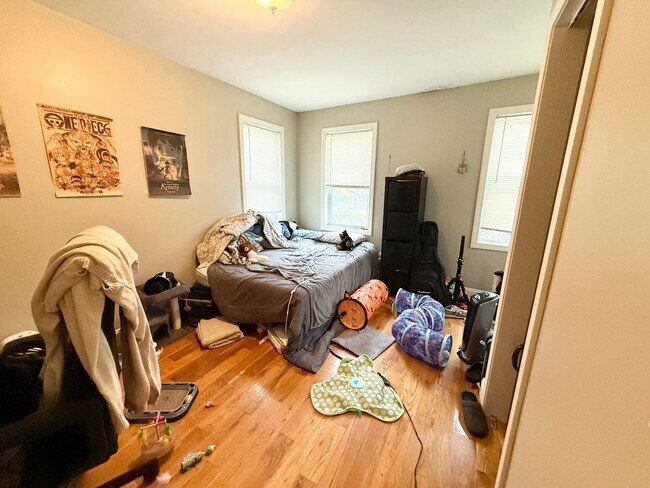 Photo - Great Deal and location - 4-bed, 1-bath in Allston