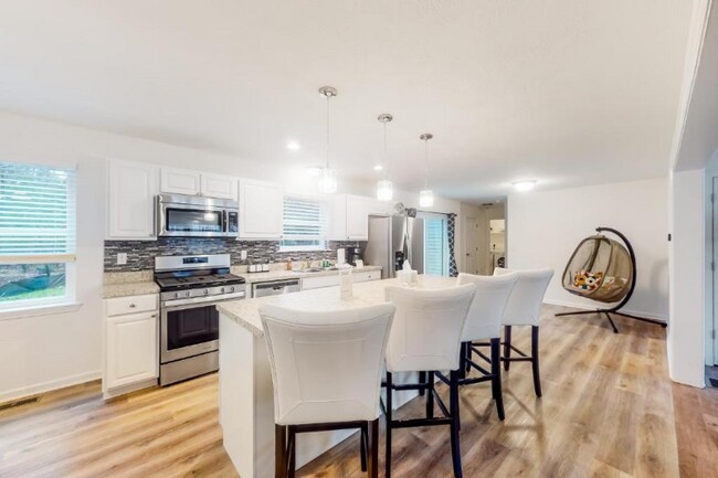 1170 Thunder Dr