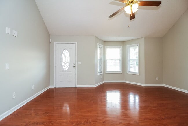 3033 Mesquite Dr