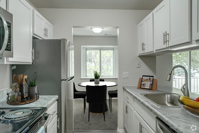 Building Photo - Laketree Rental