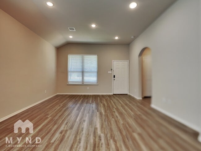 Photo - 1021 Columbia River Rd