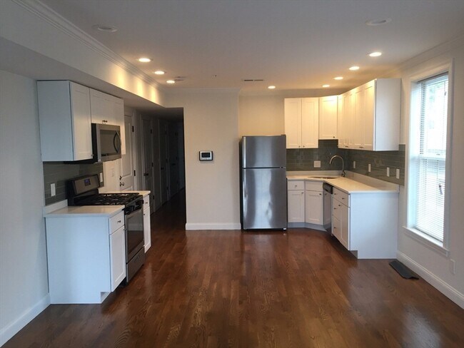 Photo - 2747 Washington St Apartment Unit 4