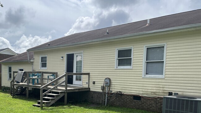 Back view of the deck - 8813 US-64