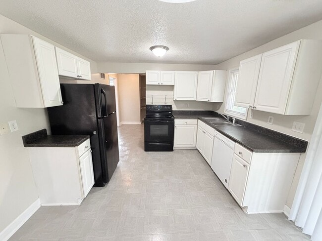 Photo - 6215 Lathrop Ave