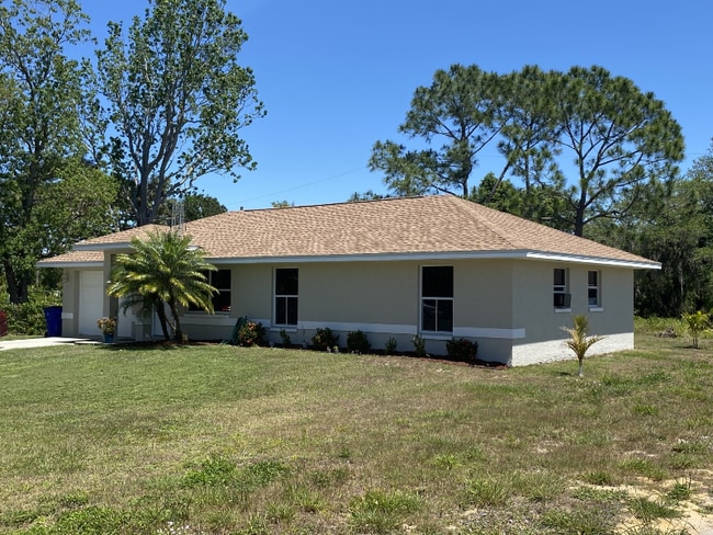 Photo - 1600 Benz Terrace