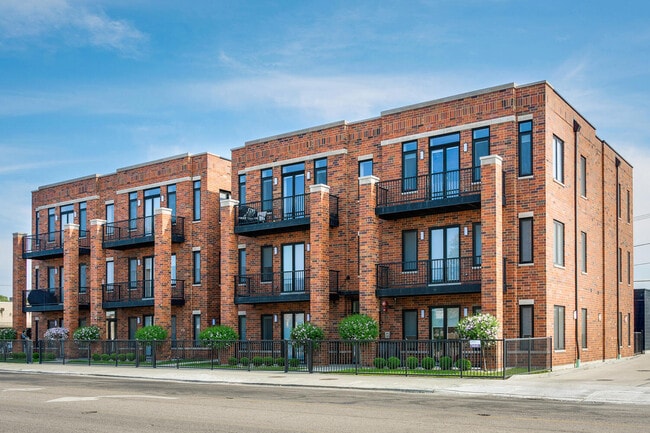 7355 W Grand Ave 3E  