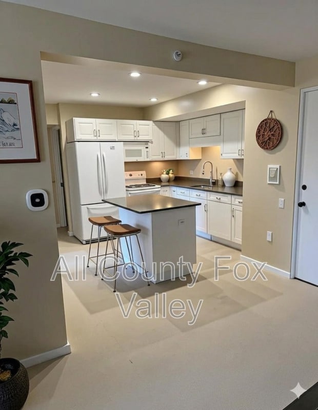 Photo - 600 W Russell St Unit 306