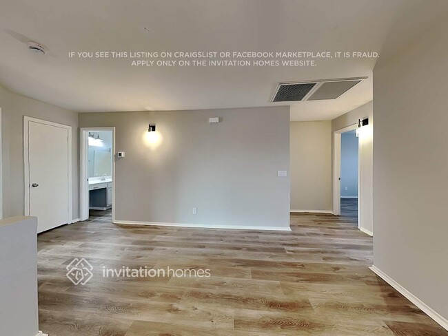 Photo - 136 S 111th St