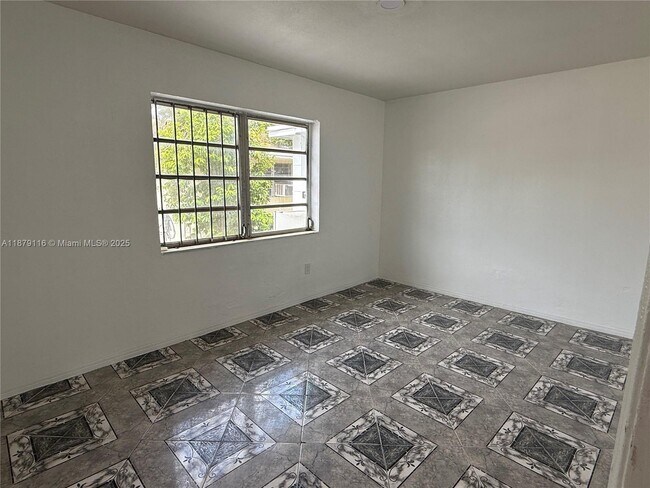 Photo - 1511 NW 45th St Unit 3