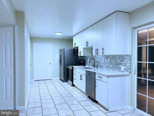 Photo - 8186 Paper Birch Dr